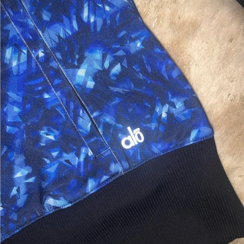 Alo yoga blue black printed flow hoodie S athletic activewear full zip winter